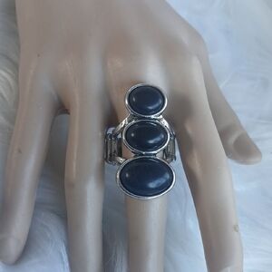 Paparazzi Silver Ring with Black Stones Strech